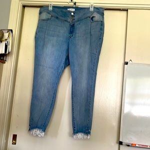 Cutest jeans!! Unique waist and lace hem